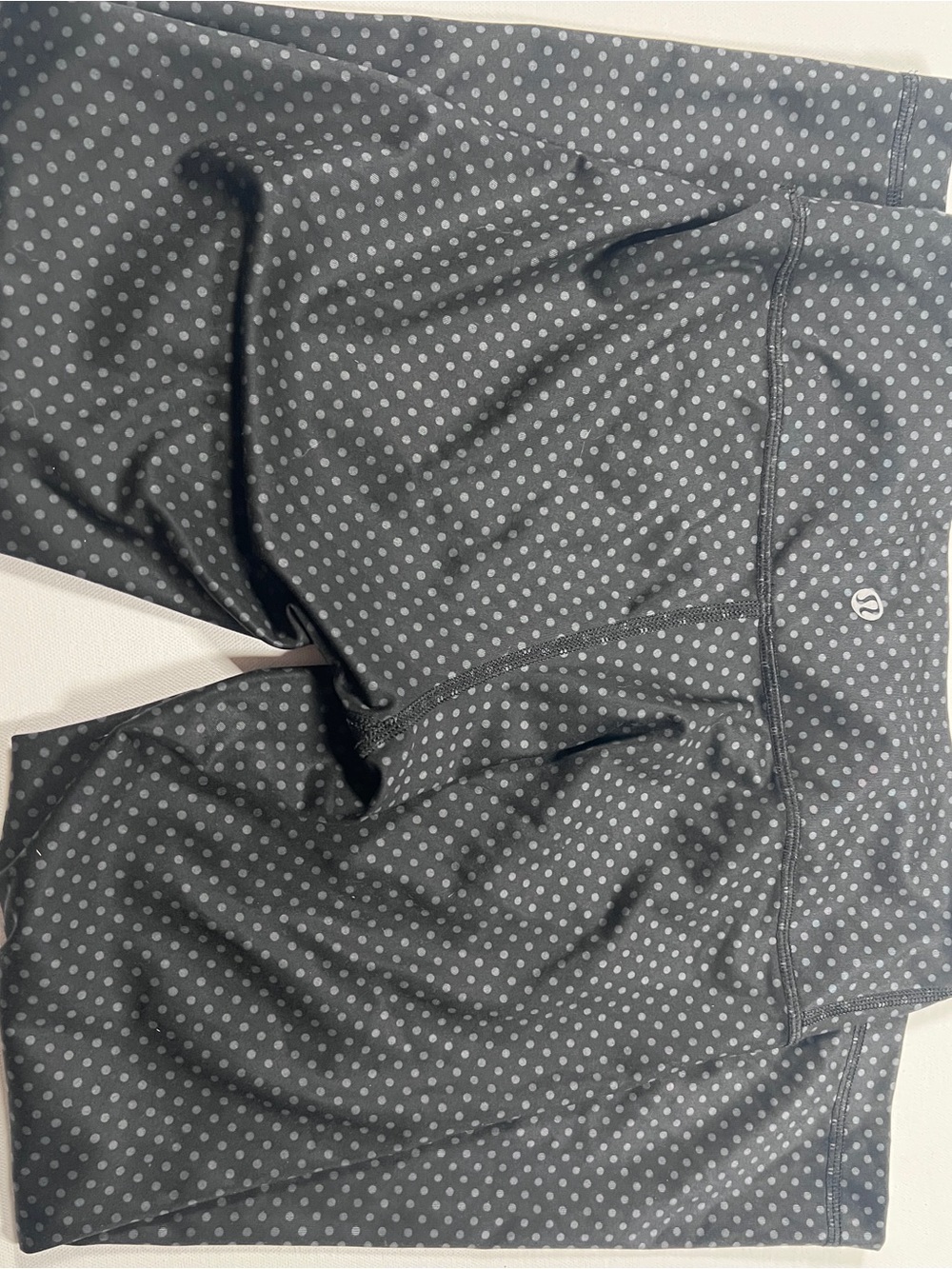 Lululemon vintage low rise polka dot crop leggings size 4